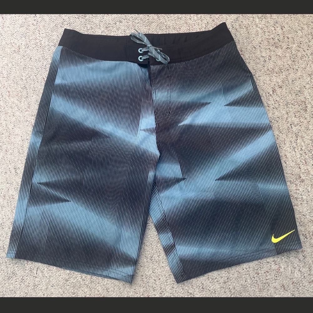 Blue & Black Nike Swim Trunks Unlined Like New Men's Size 32